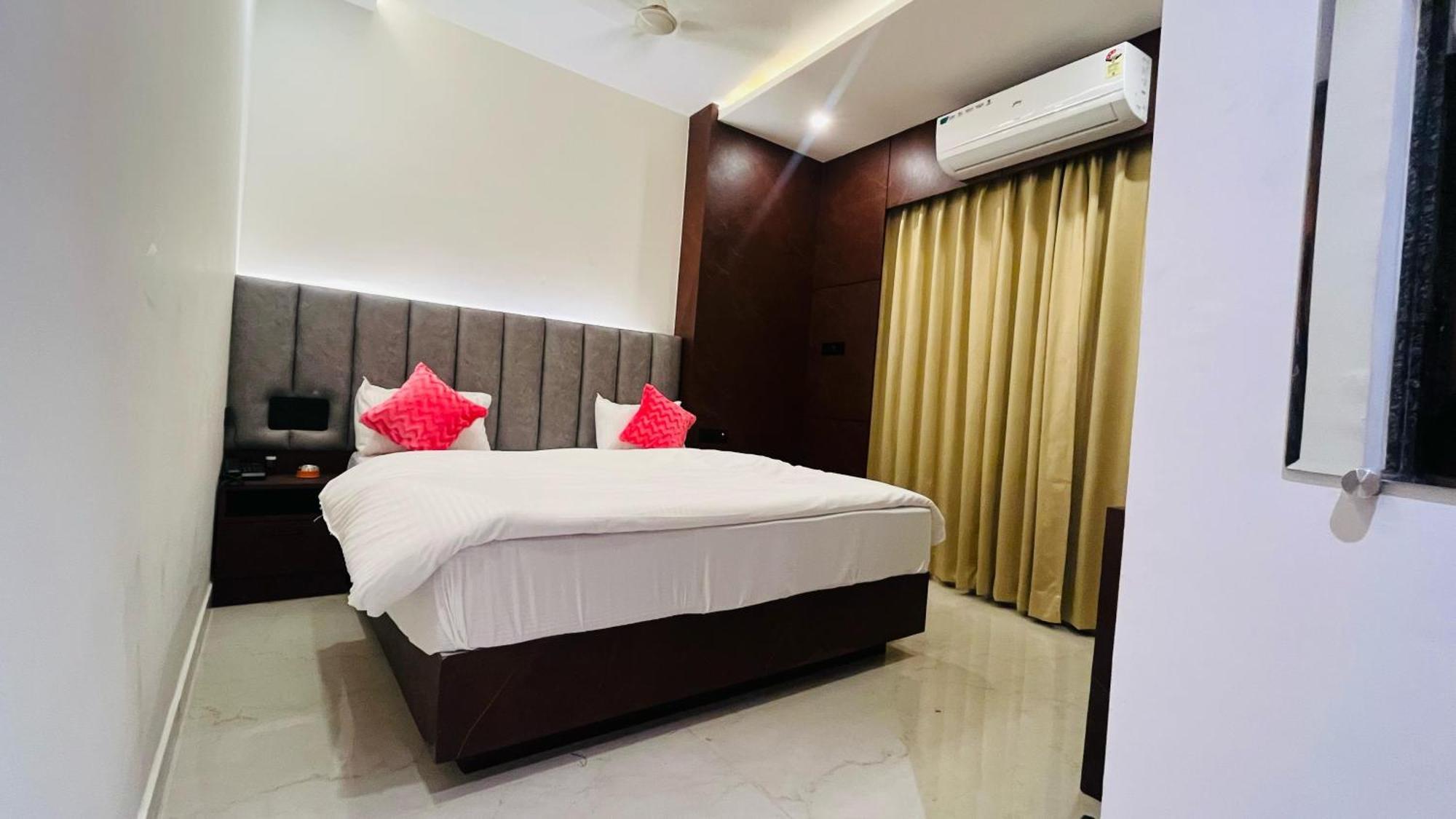 Hotel Revanta Bhilwara Exterior photo